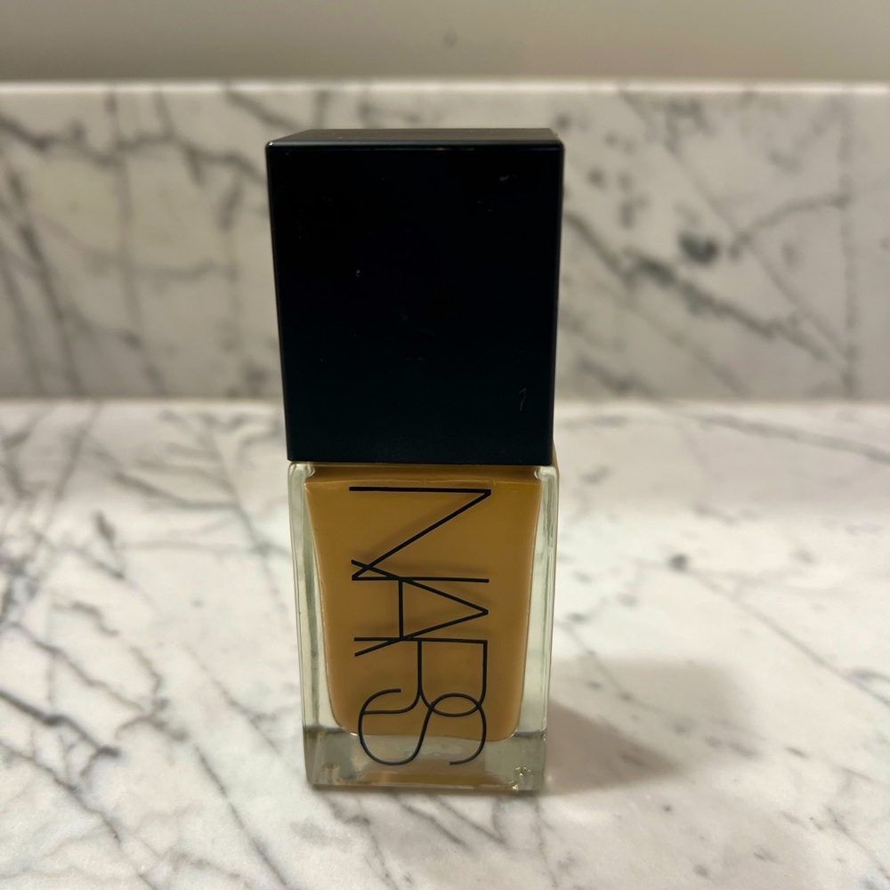 NARS LIGHT REFLECTING™ ADVANCED SKINCARE FOUNDATION | Punjab